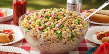Com menos de R$ 30 você faz 5 marmitas com essa receita de salada de macarrão com atum que virou queridinha em 2026