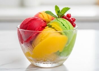 Como transformar fruta congelada e água em um sorbet cremoso e natural