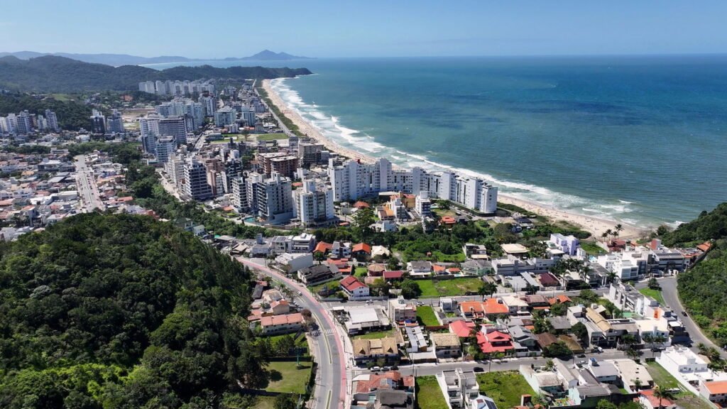 A cidade brasileira onde praia e qualidade de vida finalmente funcionam juntos