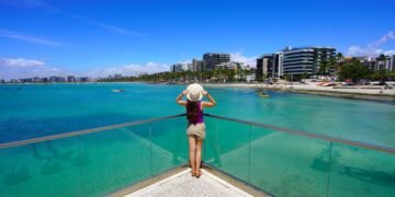 O paraíso que tem piscinas naturais a apenas 1 km da areia e encanta com águas mornas o ano inteiro