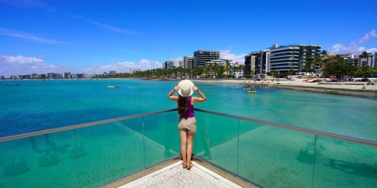 Maceió brilha como o Caribe brasileiro e a maior barreira de corais preservada do país // Créditos: depositphotos.com / sergio_pulp