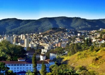A cidade mineira que concentra o maior spa termal do Brasil e um mineral estratégico do mundo
