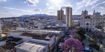 A cidade mineira que concentra o maior spa termal do Brasil e um mineral estratégico do mundo