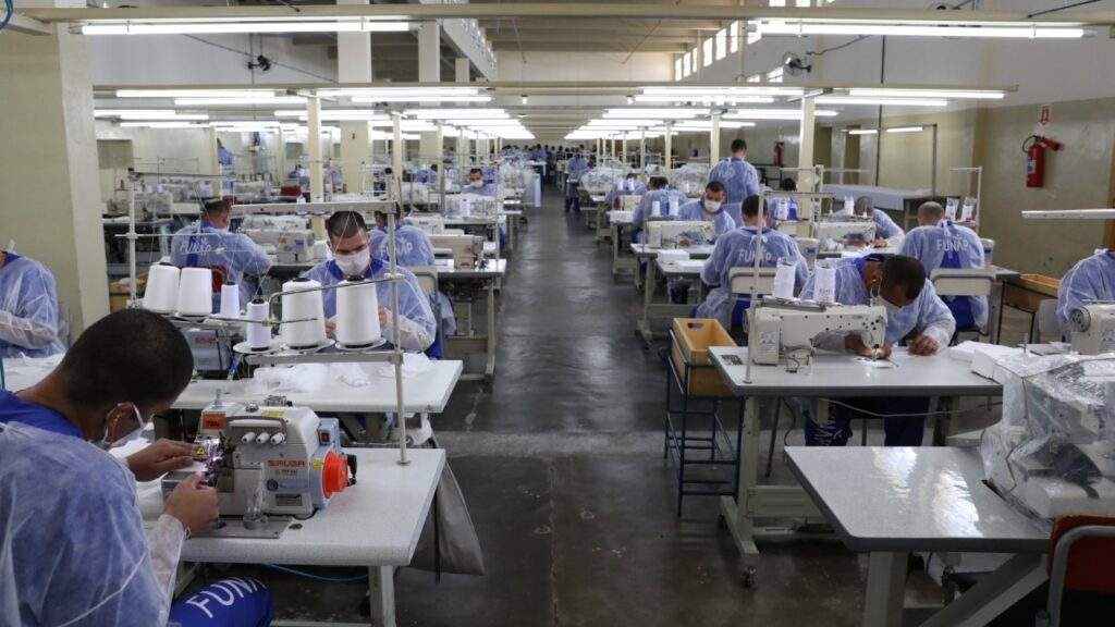 Este livro foi proibido no Brasil por falar a verdade