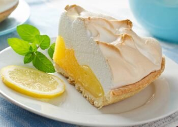 Torta de limão sem forno fácil e perfeita