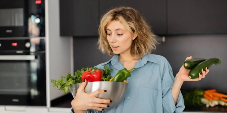 Por ter baixa densidade calórica, a abobrinha aumenta o volume do prato sem acrescentar muitas calorias  - Créditos: depositphotos.com / HoltarenkoAnhelinaBO