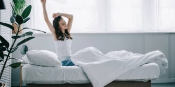 Despertar consciente: alongamentos leves para começar o dia com energia