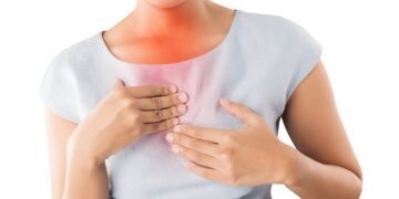 Como usar três plantas medicinais para reduzir azia e desconforto estomacal no dia a dia