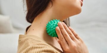 Pés cansados? Aprenda a relaxar a sola dos pés em dois minutos