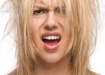 Cabelo armando mesmo hidratado? O problema é outro e não falta de creme