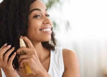 Projeto rapunzel: como fazer seu cabelo crescer em um mês fazendo hidratação com essa folha em casa