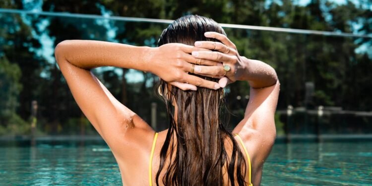 Você já sentiu que, depois de alguns dias de praia ou piscina, seu cabelo parecia outro - Créditos: depositphotos.com / IgorVetushko