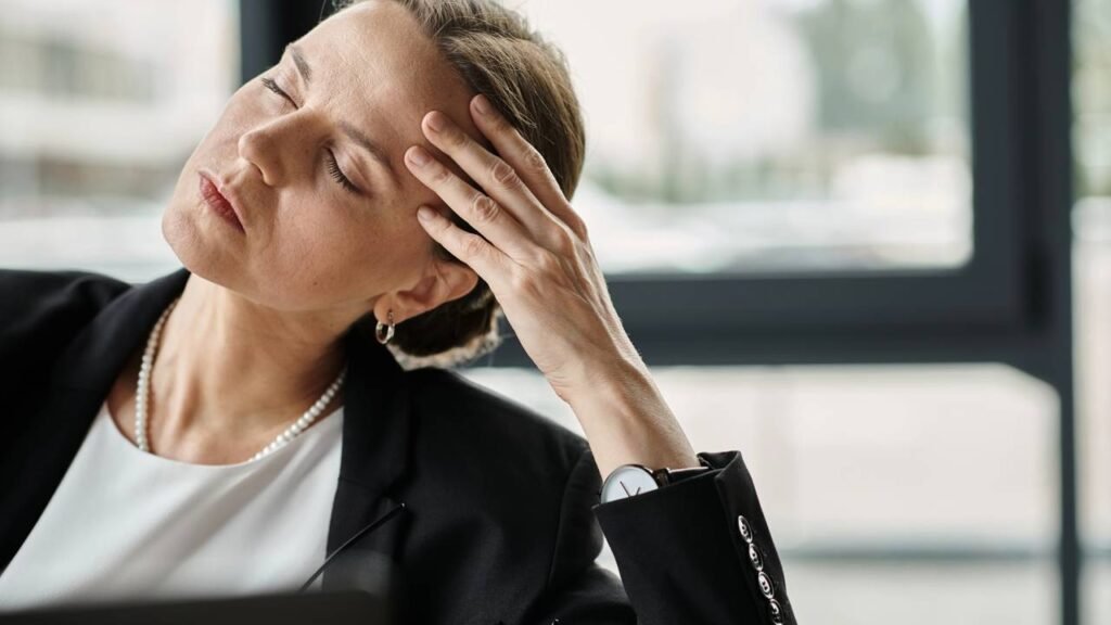 O tipo de cansaço que descanso nenhum resolve, entenda a exaustão emocional