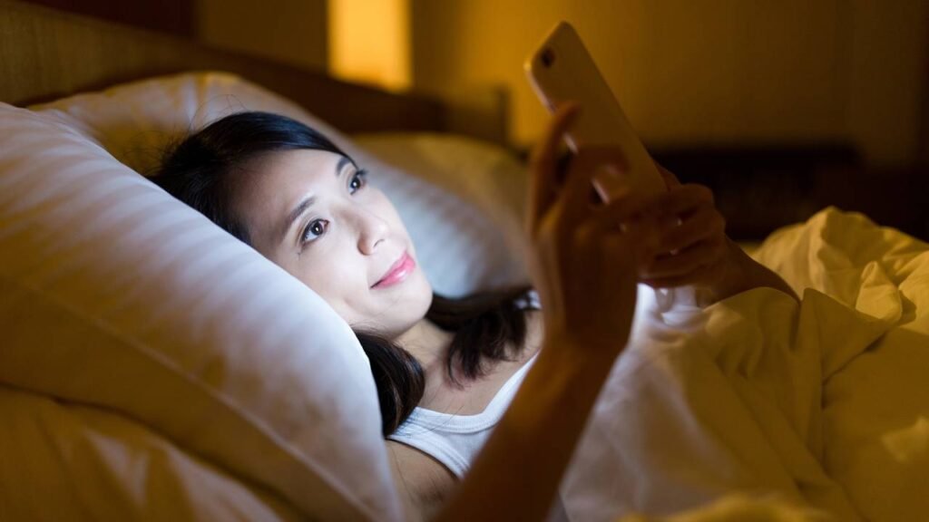 Esse hábito antes de dormir parece normal, mas cobra um preço