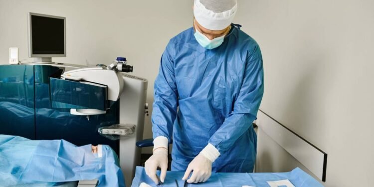 Cirurgia Robótica - Créditos: depositphotos.com / IgorVetushko