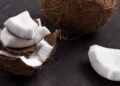 Nem só para dar água existe o coco, conheça os outros benefícios dessa fruta