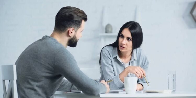 Discussão saudável ou abuso emocional? Veja os comportamentos tóxicos que passam despercebidos