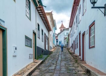Essa cidade de Minas Gerais surpreende com qualidade de vida em meio a um cenário colonial