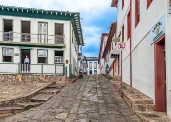 Essa cidade de Minas Gerais surpreende com qualidade de vida em meio a um cenário colonial