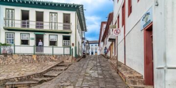 Essa cidade de Minas Gerais surpreende com qualidade de vida em meio a um cenário colonial