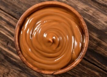 O melhor doce de leite caseiro da vida com APENAS 1 ingrediente!