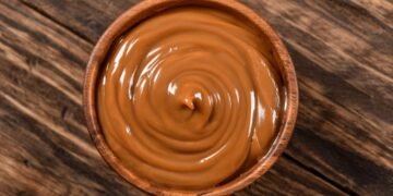 O melhor doce de leite caseiro da vida com APENAS 1 ingrediente!