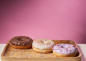 Esses donuts caseiros deixam qualquer café especial