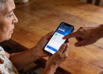 Motorista usa confiança para desviar R$ 88 mil de idosa