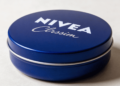 O uso mais improvável da lata azul da Nivea que poucos conhecem