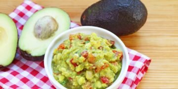 Guacamole rústico fica pronto em minutos