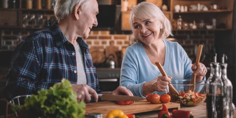Guia de alimentação saudável para idosos, dicas e cuidados segundo nutricionista