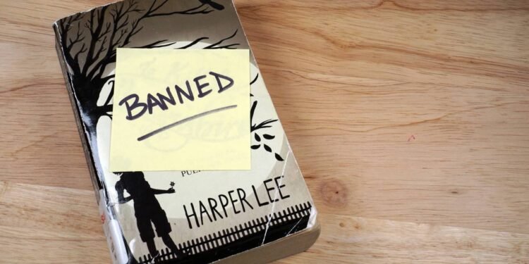 Este livro foi proibido no Brasil por falar a verdade