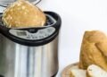 Máquina de pão vale a pena? O eletrodoméstico que promete pão fresco todo dia