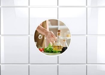 Como vinagre quebra o mofo dos azulejos em poucos minutos