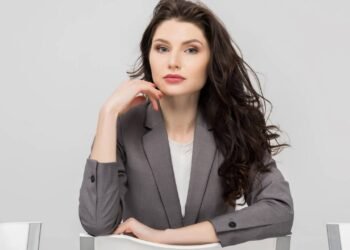 Como ficar até 10x mais atraente sem mudar NADA na sua aparência, segundo a psicologia