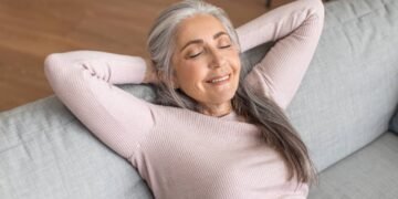 Você tem cabelos grisalhos? Conheça os 3 erros que podem estar arruinando seus fios