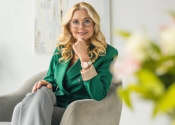 As cores perfeitas para mulheres que querem parecer mais jovem sem abrir mão da elegância e leveza