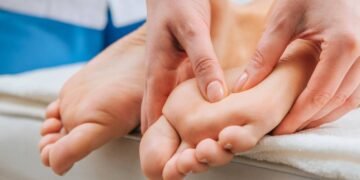 Pés cansados? Dicas práticas para aliviar a dor após um dia de trabalho