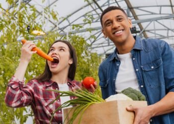Cenoura torta nunca mais: aprenda a como plantar e ter raízes perfeitas em casa
