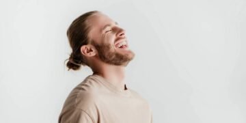 O que acontece no corpo quando você ri