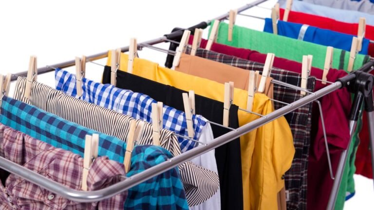 Como secar roupa molhada em 5 minutos: sem pendurar ao sol e prontas ...