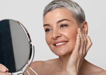 30 anos mais jovem, misture esses ingredientes e acorde com pele de porcelana