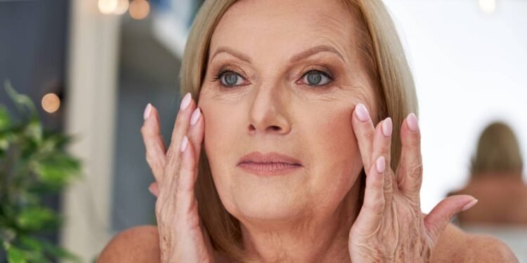 Cinco maneiras eficientes para restaurar a elasticidade da pele madura