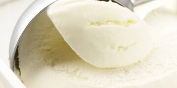 Sorvete caseiro fácil e cremoso para refrescar o verão