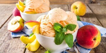 Sorvete de pêssego simples, sem conservantes e sem sorveteira