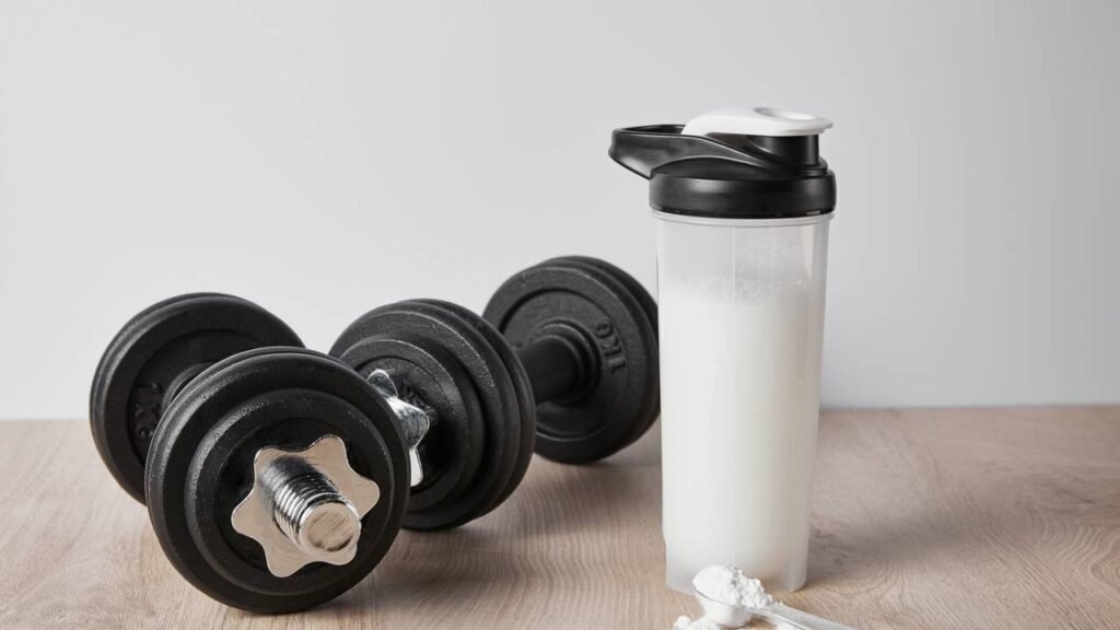 Vale a pena usar creatina após os 50 anos? Veja benefícios e cuidados