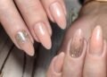 Unhas amêndoa translúcido: elegância natural que exige pouca manutenção