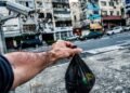 Nova lei autoriza o uso de câmeras para flagrar motoristas e pedestres jogando lixo na rua e multa pode chegar a R$ 5,8 mil