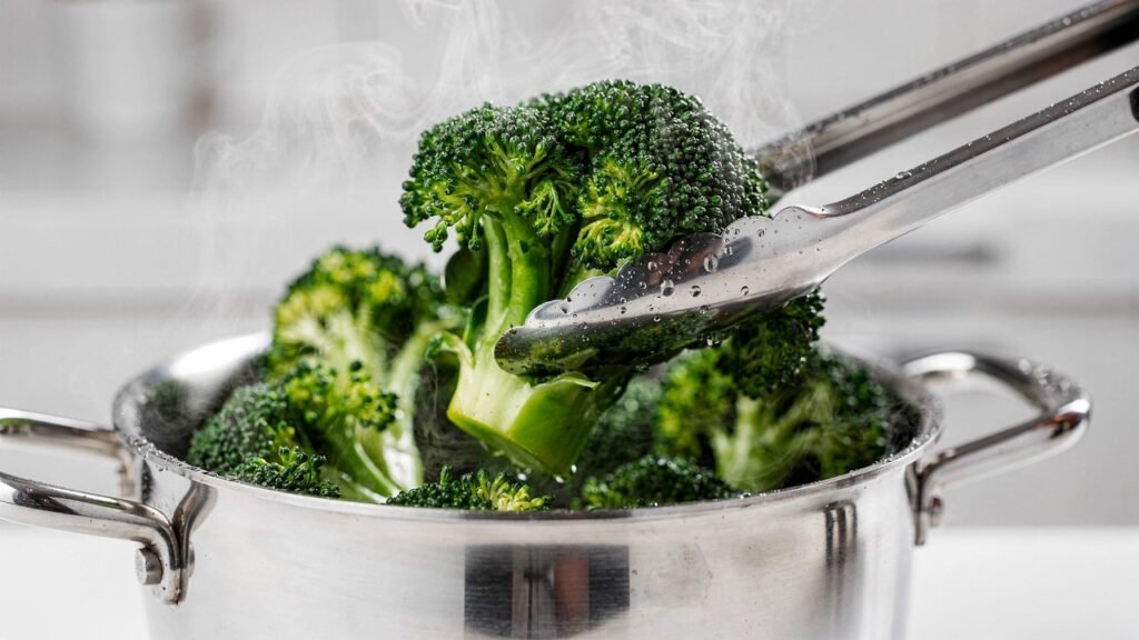 O alimento simples que ajuda a proteger os ossos após os 45 anos e ainda combate inflamação e envelhecimento precoce