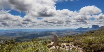 O coração da Bahia guarda um território gigante com paisagens de outro planeta